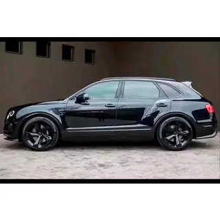 Sada bodykitu Carbon Bentley Bentayga 2015–2025 fotografia 4