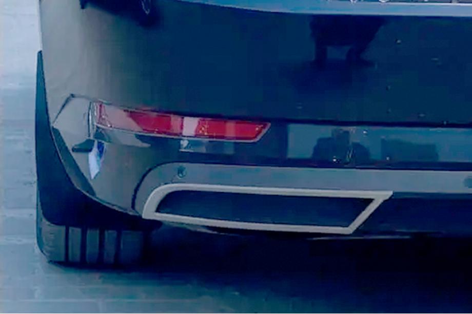 Skoda Superb 2015–2024 Nerezové kryty koncov nárazníka Carmos (2 ks) Fotografia 2