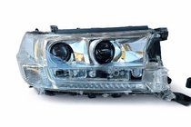 Toyota Land Cruiser 200 2007–2021 Predné svetlomety 2016+ (Standart, použité) fotografia 2