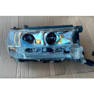 Predné svetlomety 2016+ (Standart, použité) Toyota Land Cruiser 200 2007–2021 fotografia 4