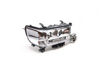 Toyota Land Cruiser 200 2007–2021 Pravý predný svetlomet 2016+ (Standard, nefunkčné obrysové svetlo) fotografia 4