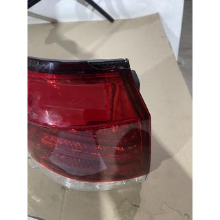 Výpredaj: Zadné brzdové svetlo (2012-2015) vonkajšie ľavé (na blatník) (prasknuté) Lexus LX570/450d 2008–2022 fotografia 3