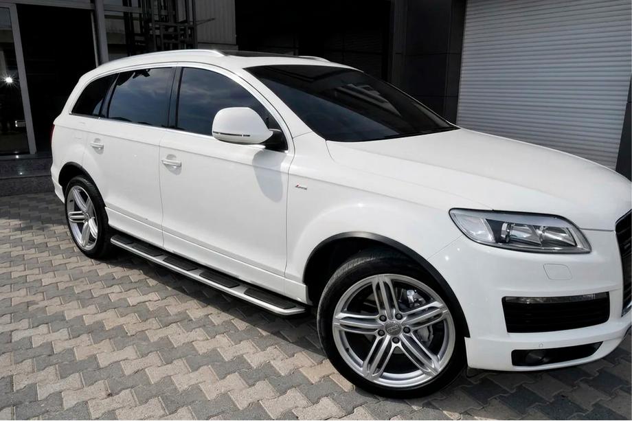 Audi Q5 2008–2017 OEM bočné nášľapy (bez úchytov, 2 ks, hliník) Image