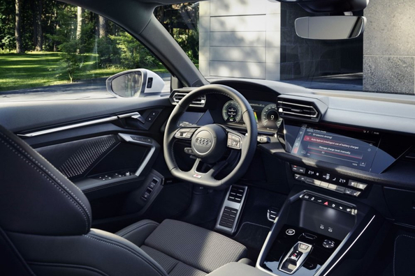 Audi A3 allstreet Plug-in Hybrid: efektívny kompaktný crossover Fotografia 5