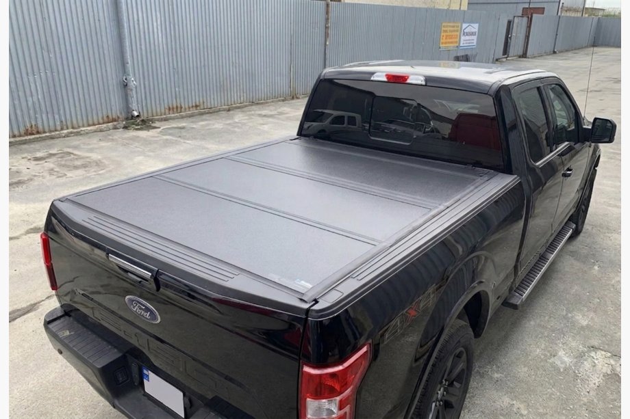 Toyota Hilux 2015– 4-dielny skladací kryt korby Image