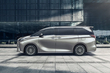 Lexus LM 500h: luxusný hybridný minivan na VIP prepravu fotografia 3