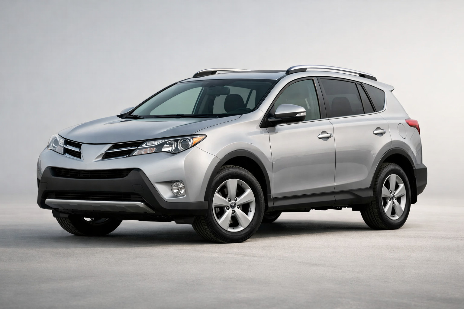 Toyota RAV4 2013-2018: pragmatický crossover bez drámy