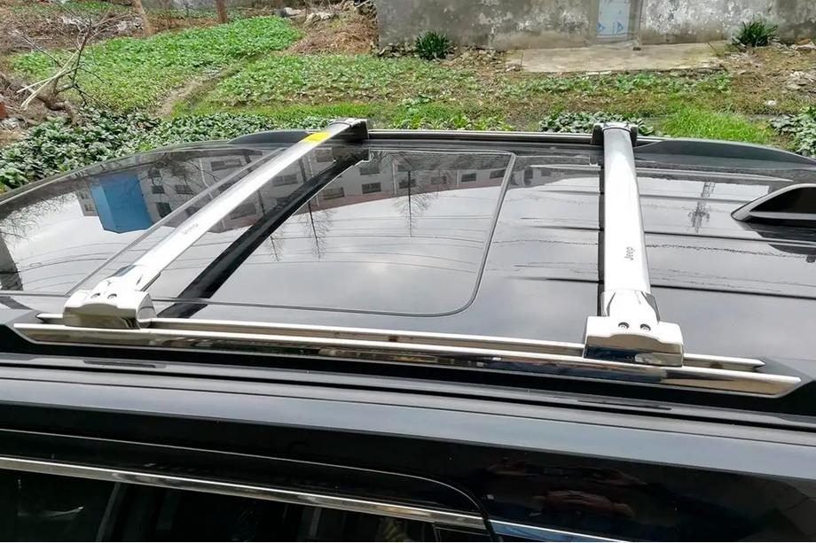 Toyota Land Cruiser 200 2007–2021 Strešný nosič (priečniky) na OEM strešné lyžiny (2 ks) Sivá Fotografia 5