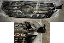Toyota Land Cruiser 200 2007–2021 Zľava maska chladiča 2016-2021 (dizajn 2021) fotografia 4