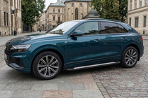 Audi Q8 2018– Bočné nášľapy Vision New Black (2 ks, hliník) fotografia 1