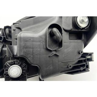 Predný svetlomet (2019-2024, pravý) Mitsubishi L200 2015–2024 fotografia 4