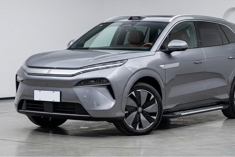 BYD Tang 2025– Bočné prahy Line (2 ks, hliník) Fotografia 1