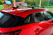 Mazda CX-3 2015– Strešný nosič (priečniky) na integrované lyžiny OEM (2 ks) fotografia 2