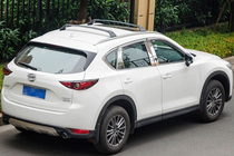 Mazda CX-5 2017–2025 Strešný nosič (priečniky) na integrované lyžiny OEM (2 ks) Čierna fotografia 3