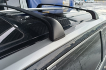Toyota Highlander 2013–2019 Strešný nosič (priečniky) na integrované lyžiny OEM (2 ks) Čierna fotografia 6