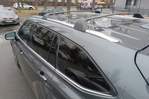 Toyota Highlander 2019– Strešný nosič (priečniky) na integrované lyžiny OEM (2 ks) Čierna fotografia 3