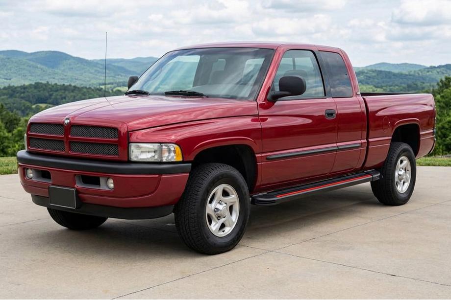 Dodge RAM (BR/BE) 1994–2002 Bočné nášľapy Maya Red (2 ks., hliník) Image