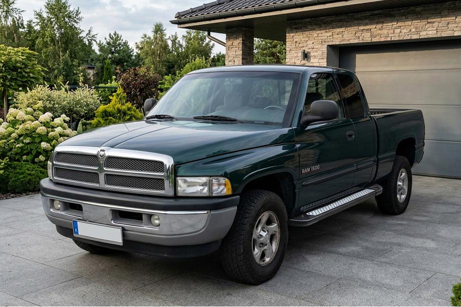 Dodge RAM (BR/BE) 1994–2002 Bočné nášľapy Vision New Black (2 ks, hliník) Image