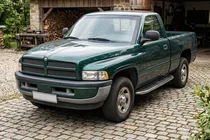 Dodge RAM (BR/BE) 1994–2002 Bočné prahy Maydos V1 (2 ks, hliník ↗ nehrdzavejúca oceľ) fotografia 1