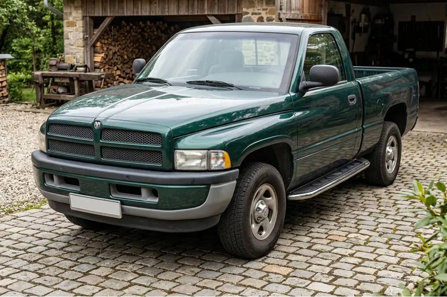Dodge RAM (BR/BE) 1994–2002 Bočné prahy Maydos V1 (2 ks, hliník ↗ nehrdzavejúca oceľ) Image