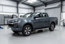 Isuzu D-Max 2019– Bočné nášľapy Maya V1 (2 ks, hliník) fotografia 1