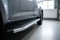 Isuzu D-Max 2019– Bočné nášľapy Fullmond (2 ks, hliník) fotografia 1