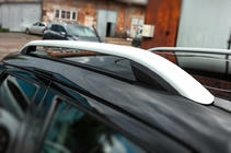Nissan Juke 2010–2019 Strešné lyžiny CROWN (matná sivá) fotografia 4