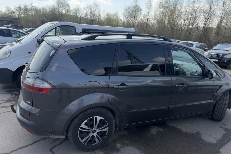 Ford S-Max 2007–2014 Čierne strešné lyžiny Image