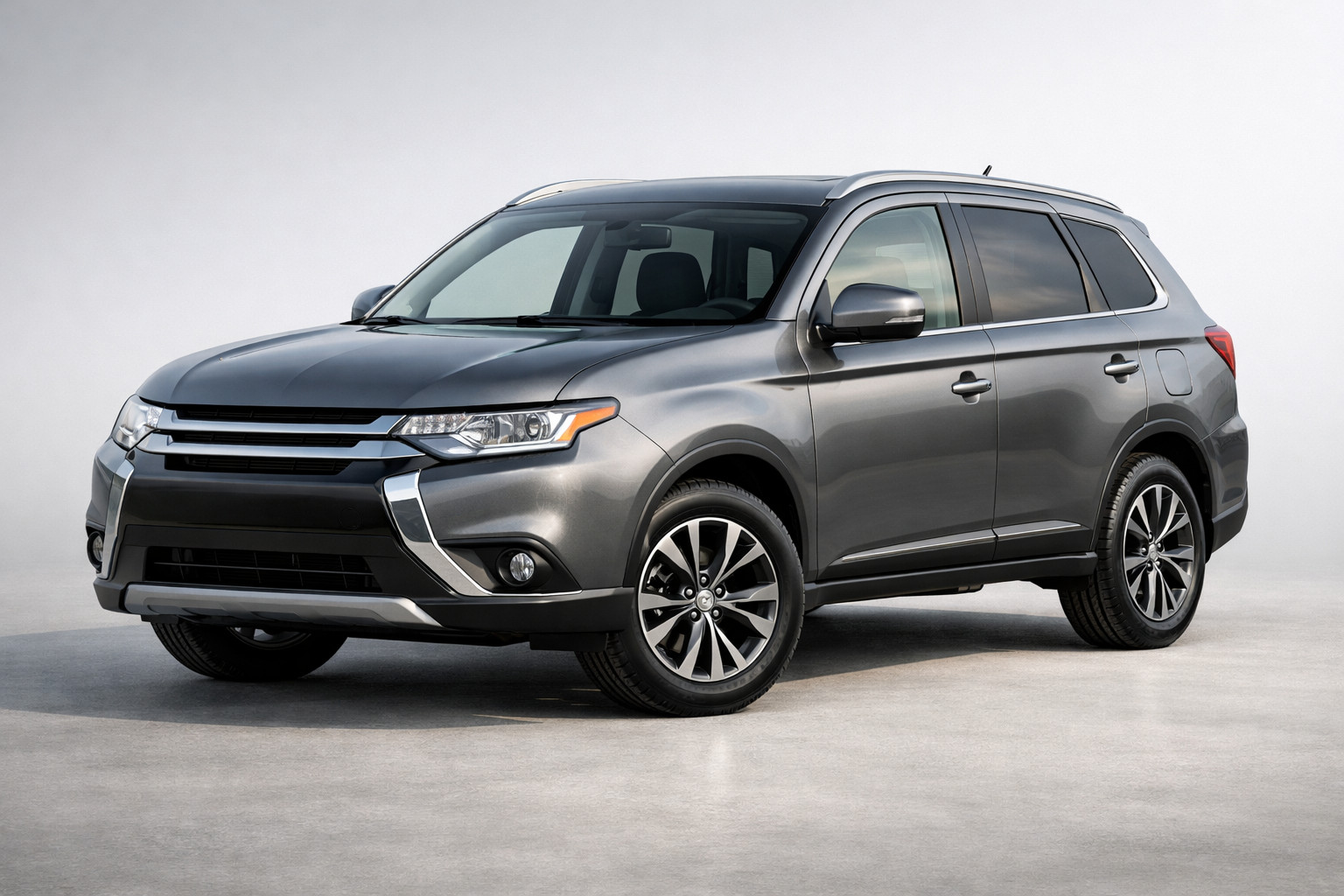 Mitsubishi Outlander 2012-2021: pokojný rodinný crossover s charakterom