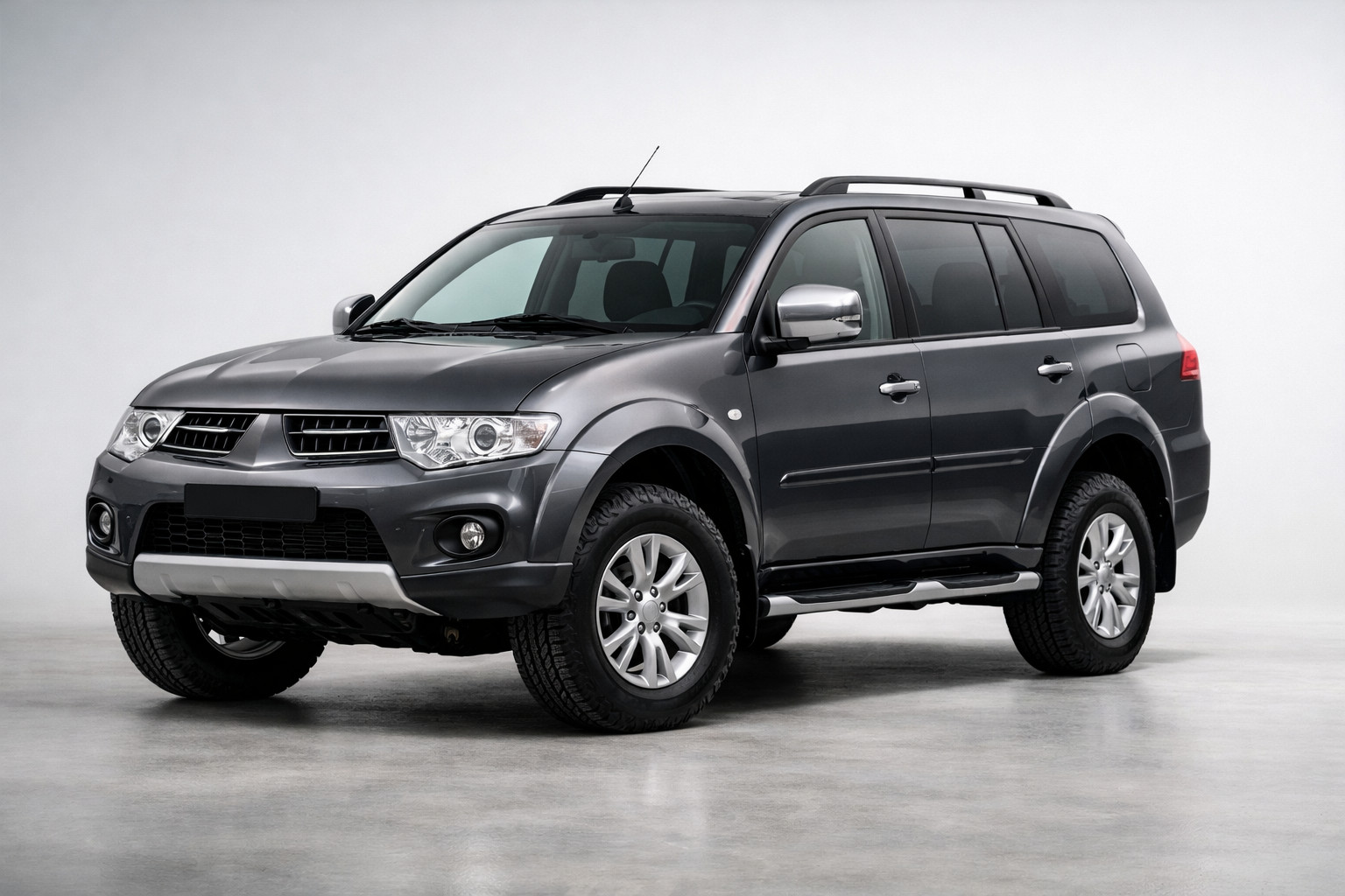Test Mitsubishi Pajero Sport 2008–2015: tvrdý SUV pre tých, čo nechcú crossover
