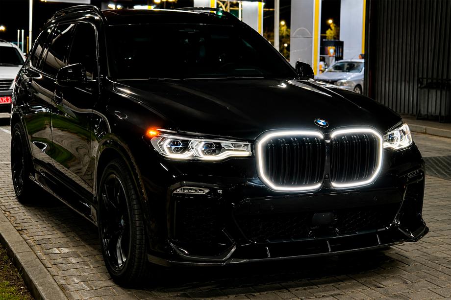 BMW X7 G07 2019– BMW ľadvinky M-Look LED (2019-2022, čierna lesklá) Fotografia 1