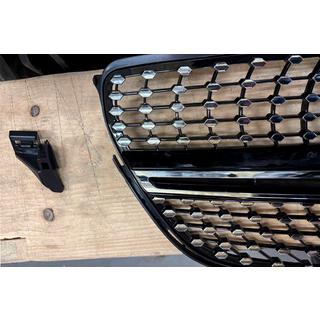 Tovar II. triedy – tuningová maska Diamond Black (GLE) Mercedes GLE/ML сlass W166 2011–2018 fotografia 2