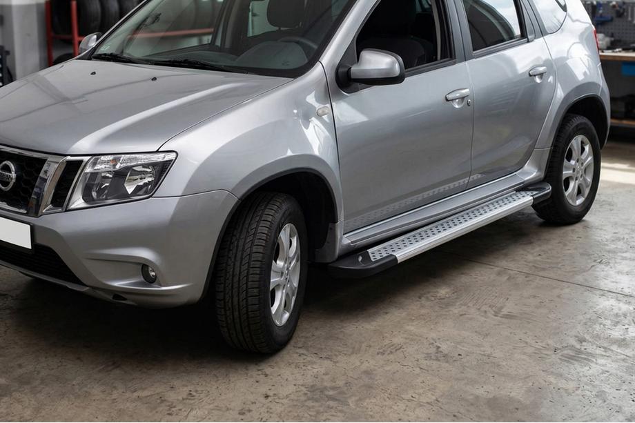 Nissan Terrano 2014– Bočné nášľapy Vision New Grey (2 ks, hliník) Image