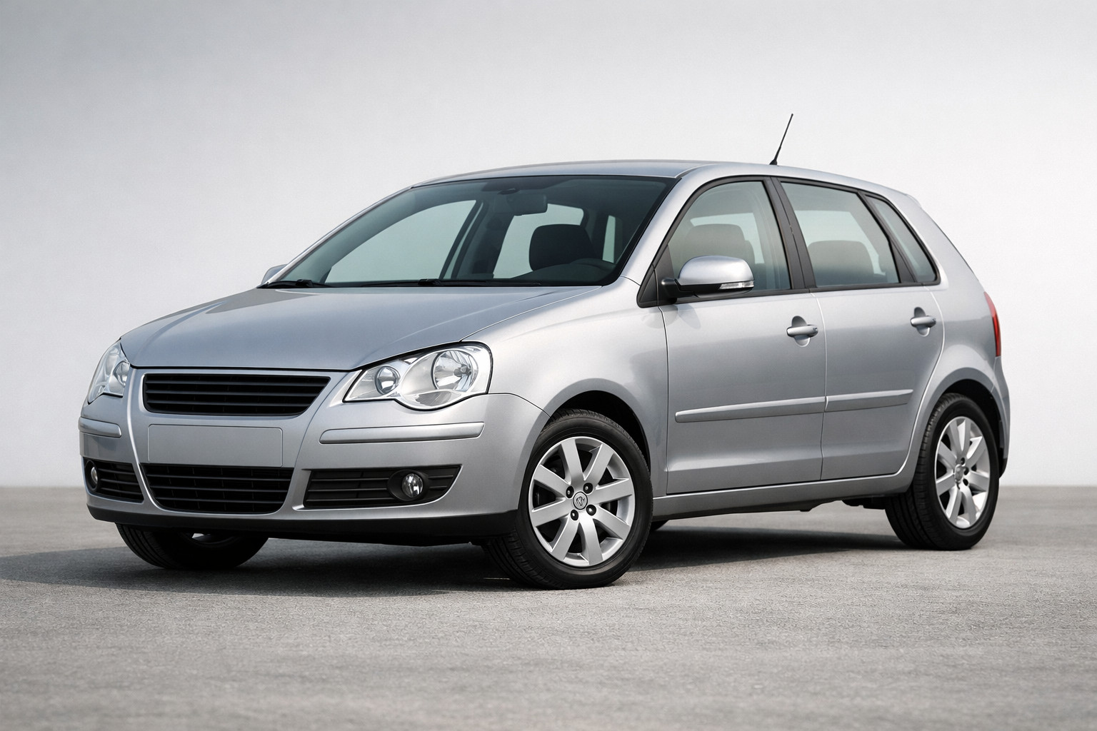 Volkswagen Polo 2001-2009: prehľad jednoduchého mestského auta