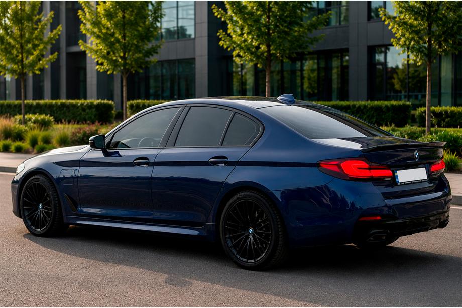 BMW 5. rad G30/G31 2017–2023 Zadné svetlá LCI-design (2017-2020, predáva sa po kusoch) Vnútorné pravé (na veku kufra) Fotografia 5