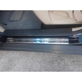 Nerezové kryty prahov OmsaLine (4 ks) Nissan X-trail T32/Rogue 2014–2021 fotografia 4