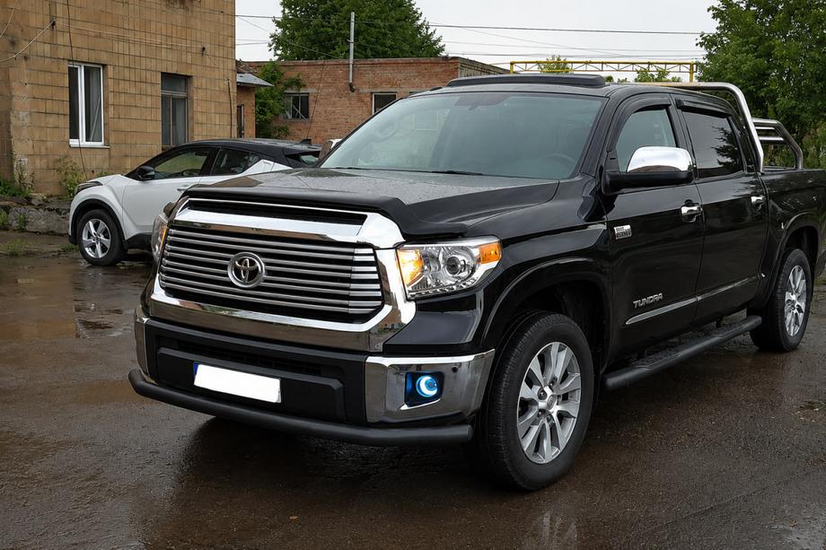 Toyota Tundra 2007–2021 Predný ochranný rám ST008 Black (nerezová oceľ) Fotografia 2