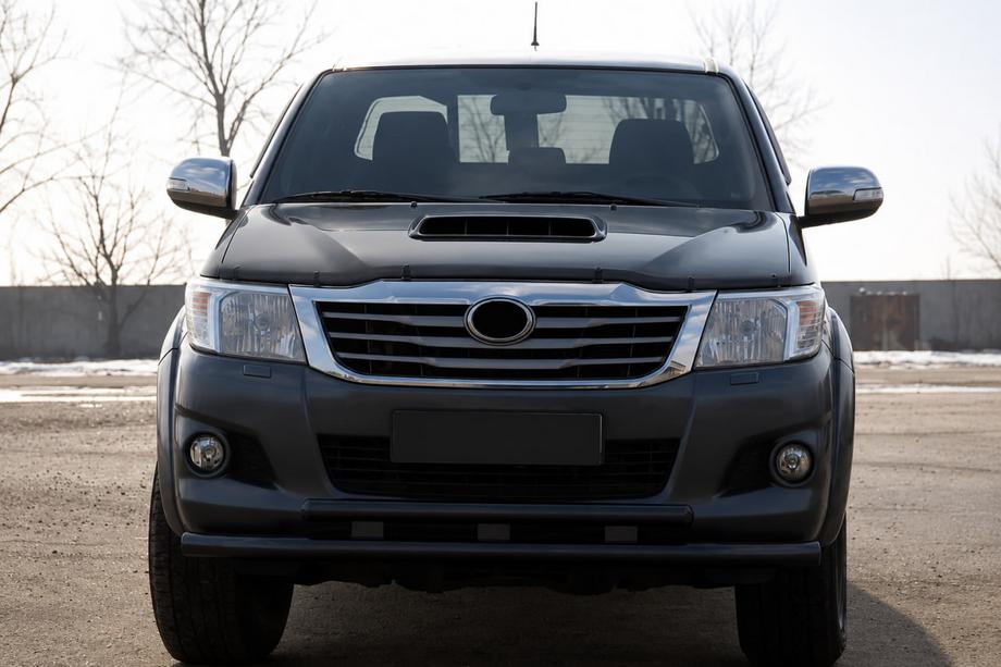 Toyota Hilux 2006–2015 Predný ochranný rám ST014 Black (nerez) Image