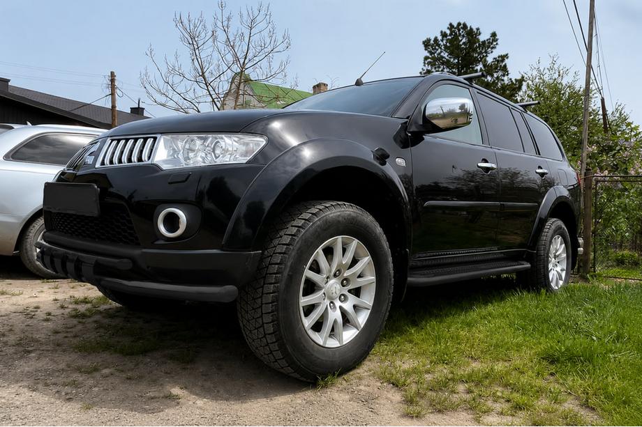 Mitsubishi Pajero Sport 2008–2015 Predný ochranný rám ST015 Black (nerez) Image