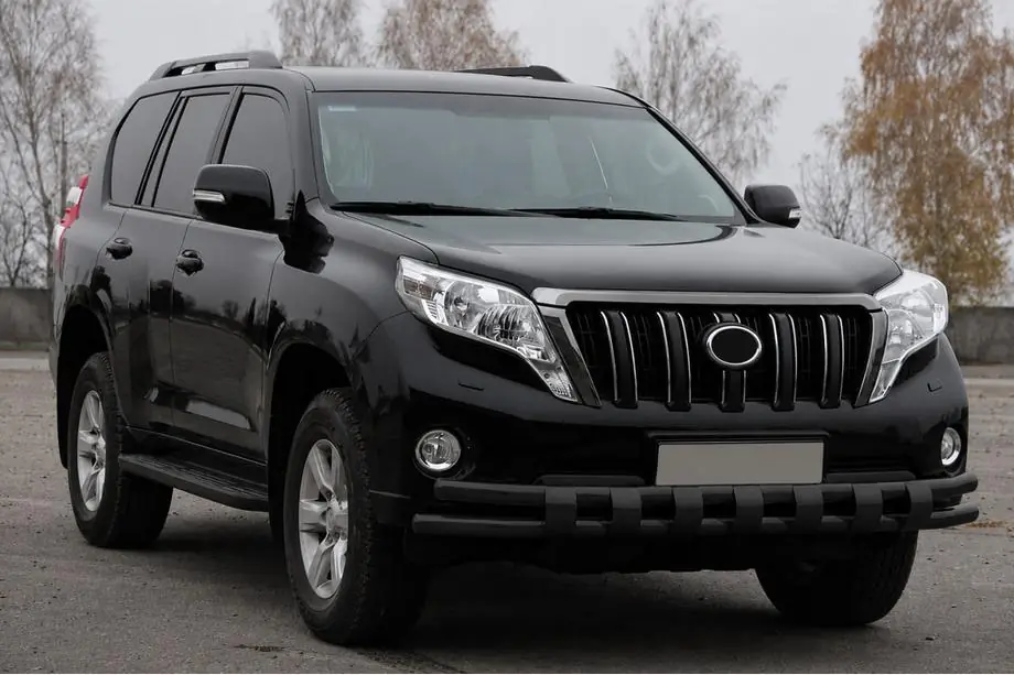 Toyota Land Cruiser Prado 150 2009–2023 Predný ochranný rám ST016-2 Black (nerez) Fotografia 3