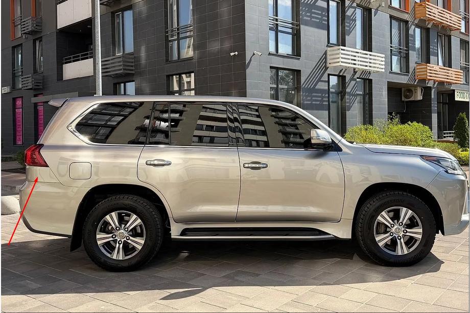 Lexus LX570/450d 2008–2022 Lišta zadného nárazníka/ blatníka 2016-2021 (pod zadným svetlom) Image