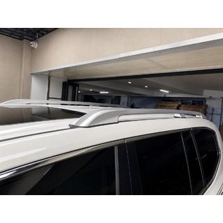 Sivé OEM strešné pozdĺžne nosiče (hliník) Toyota Land Cruiser 300 2021– fotografia 1