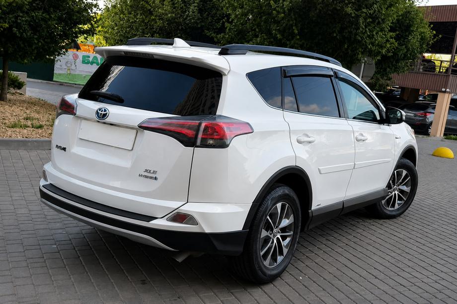 Toyota Rav 4 2013–2018 Čierne OEM strešné lyžiny (hliník) Image