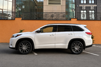 Toyota Highlander 2013–2019 Integrované strešné lyžiny čierne OEM (ABS plast) fotografia 2