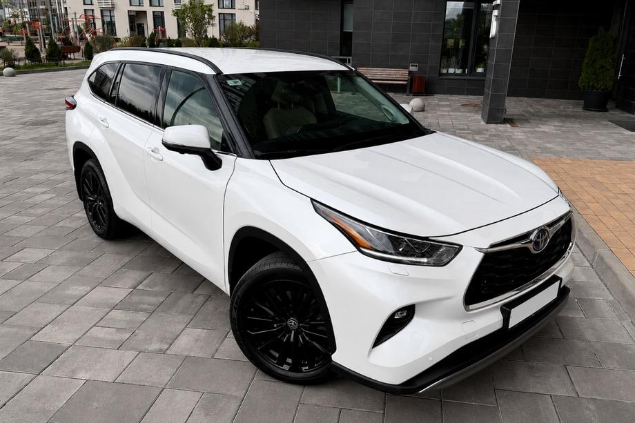 Toyota Highlander 2019– Čierne OEM strešné lyžiny (ABS plast) Image