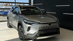 Toyota Corolla Cross 2020– Integrované strešné lyžiny čierne OEM (hliník, montáž lepením) fotografia 1