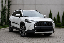 Toyota Corolla Cross 2020– Integrované strešné lyžiny, čierne OEM (ABS plast, montáž lepením) fotografia 1