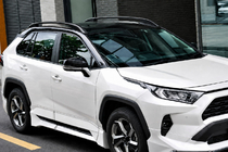 Toyota Corolla Cross 2020– Čierne OEM strešné lyžiny (hliník) fotografia 3
