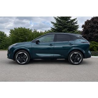 Integrované strešné lyžiny, čierne OEM (hliník, montáž lepením) Nissan Qashqai 2021–