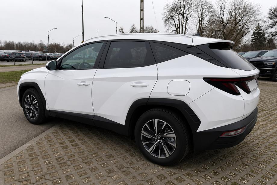 Hyundai Tucson NX4 2021– Integrované strešné lyžiny sivé OEM (Long, hliník, montáž lepením) Image